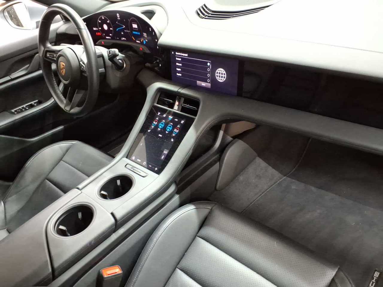 Porsche Taycan 4 Cross Turismo 9