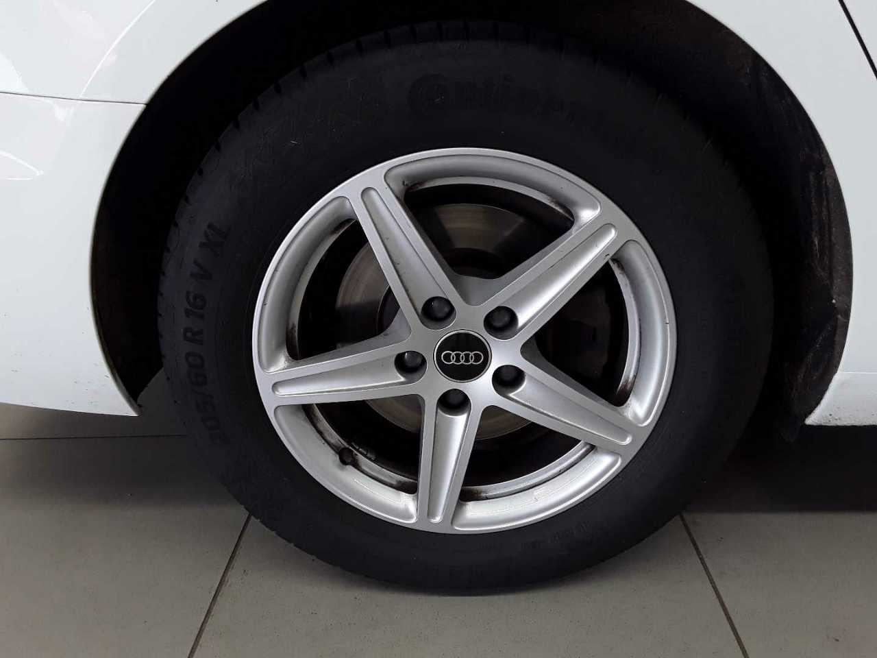 Audi A4 Avant 30 TDI S tronic 18