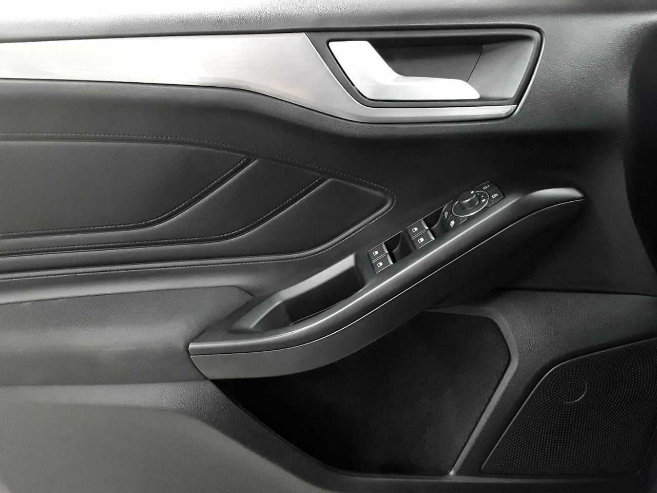 Ford Focus Turnier 1.5 EcoBlue Start-Stopp-System Aut. TITANIUM 17