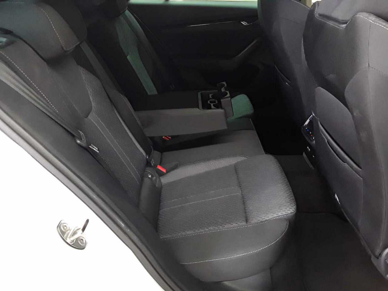 Skoda Octavia Combi 2.0 TDI DSG Clever 14