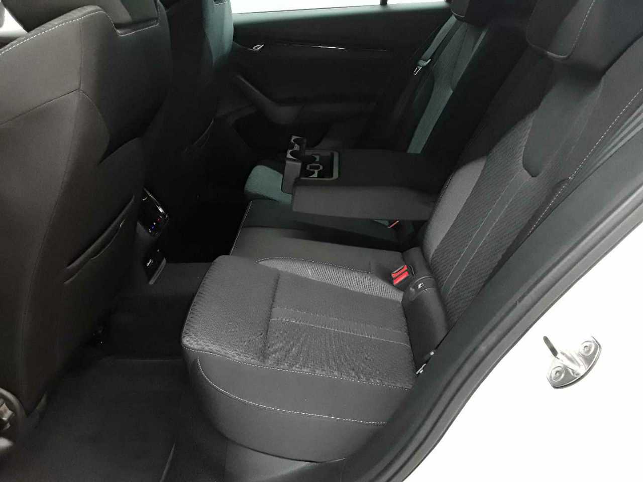 Skoda Octavia Combi 2.0 TDI DSG Clever 13