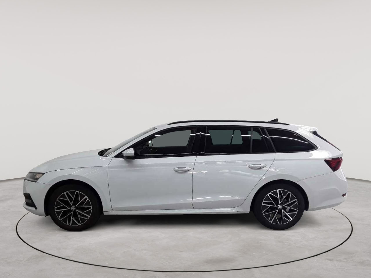 Skoda Octavia Combi 2.0 TDI DSG Clever 6