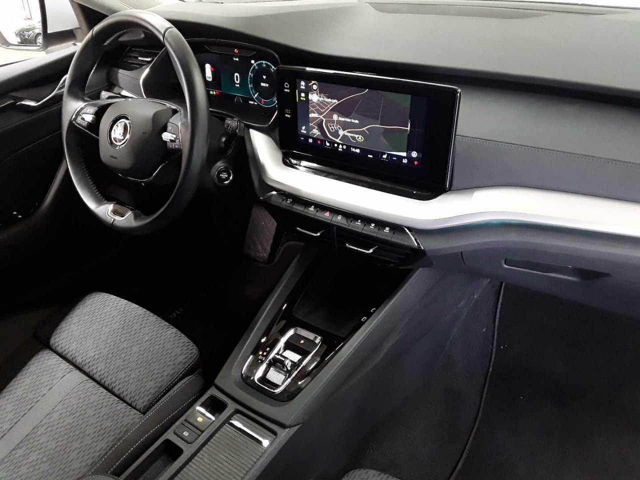 Skoda Octavia Combi 2.0 TDI DSG Clever 9