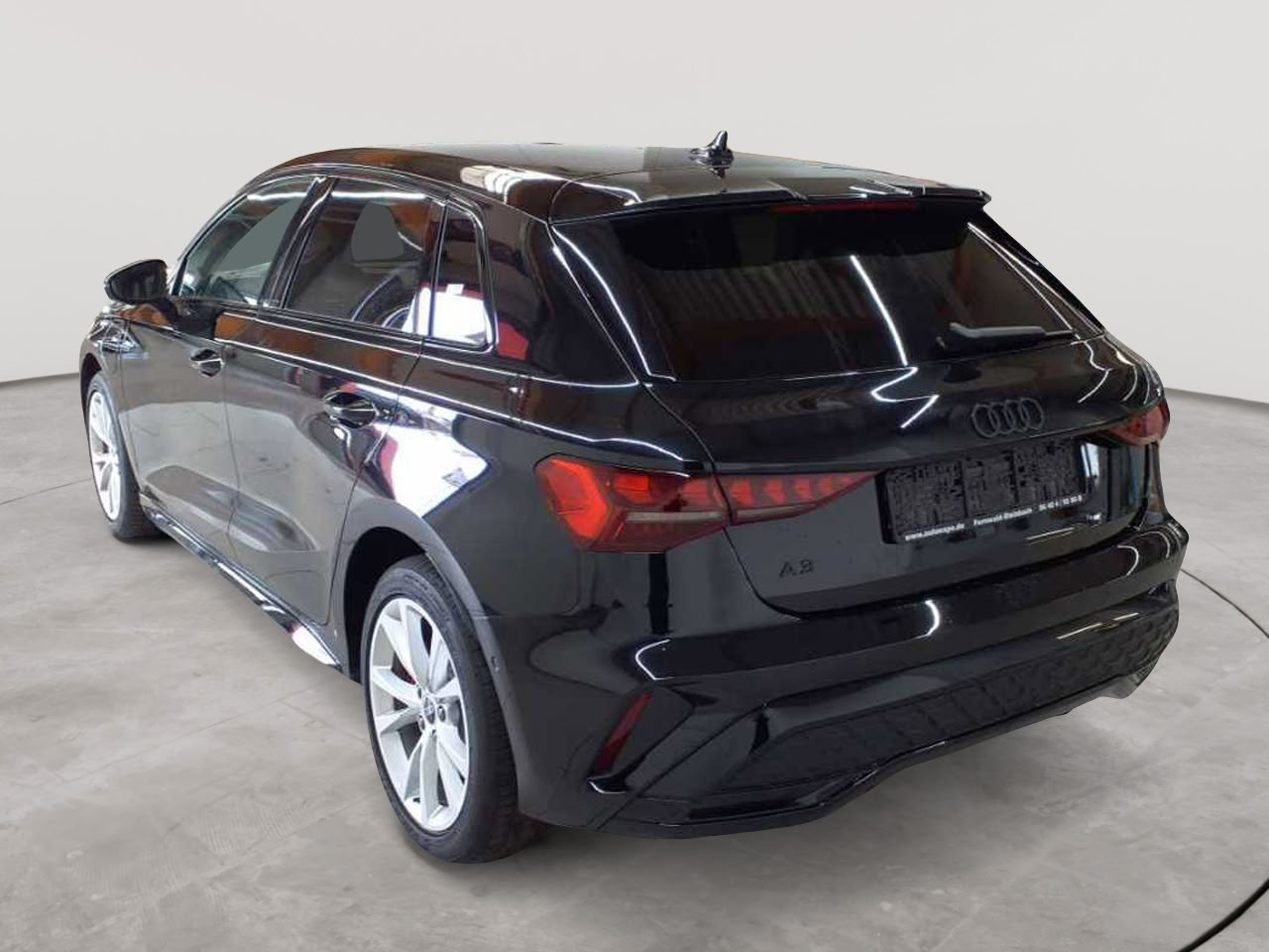 Audi A3 TFSIe 200 kW Sportback S tronic S line 5