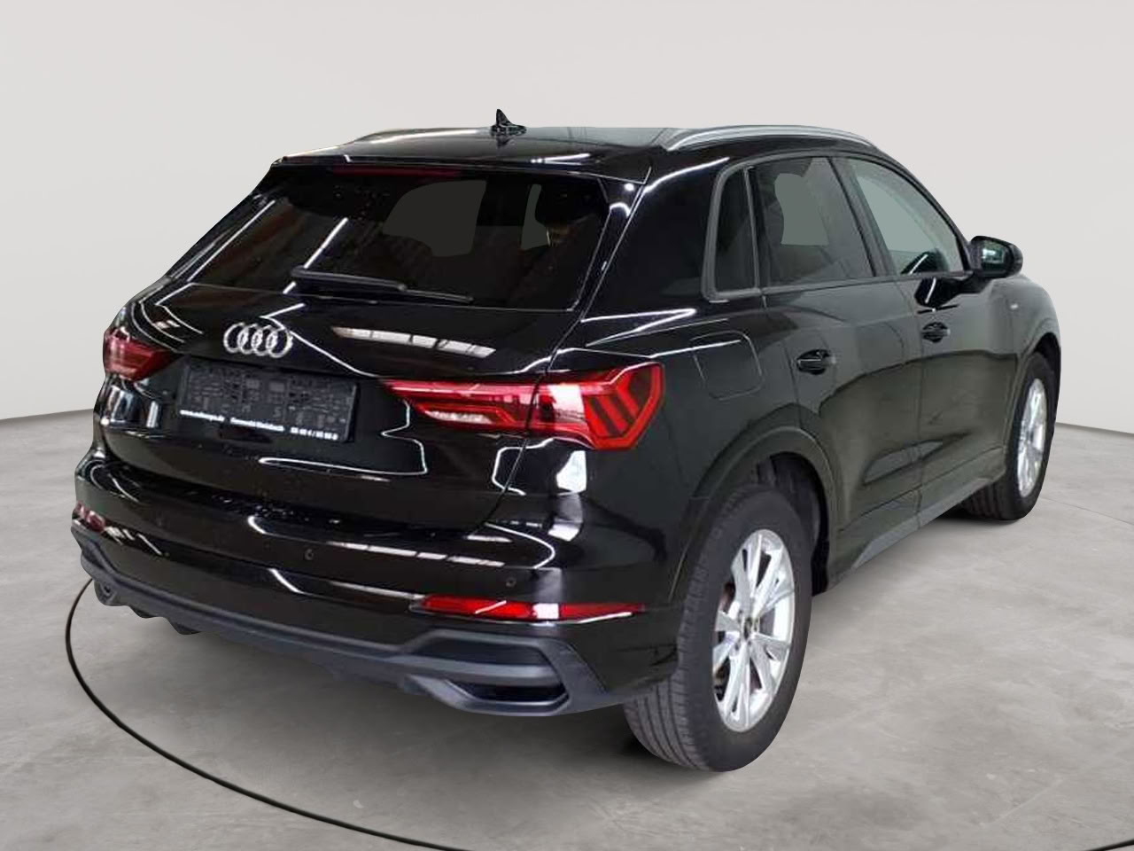 Audi Q3 45 TFSIe S tronic S line 4