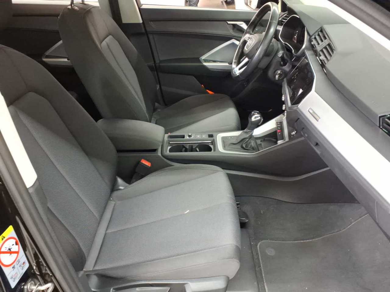 Audi Q3 45 TFSIe S tronic S line 8