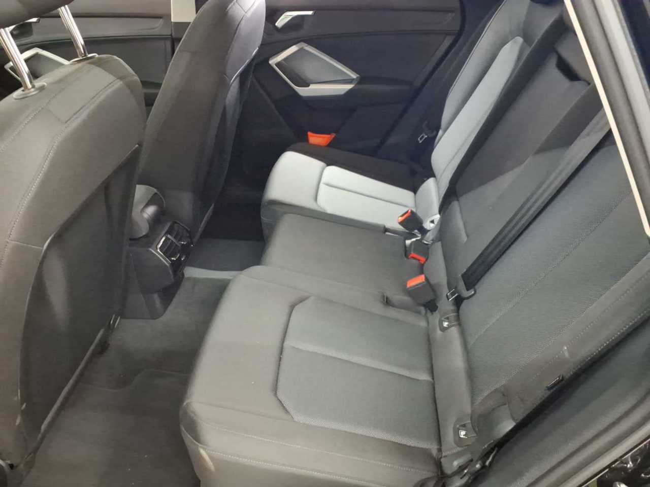 Audi Q3 45 TFSIe S tronic S line 13