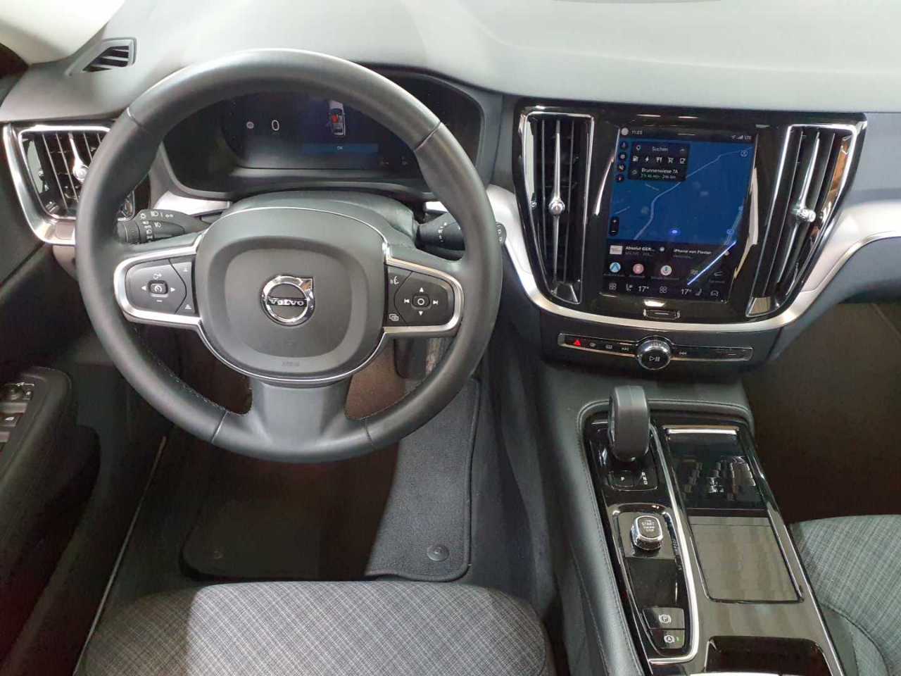 Volvo V60 T6 AWD Recharge Core 9