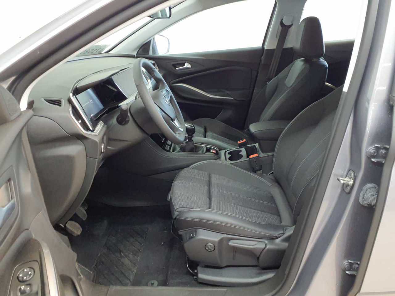 Opel Grandland 1.2 DI GS 8