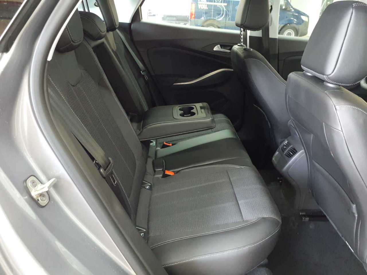 Opel Grandland 1.2 DI GS 13