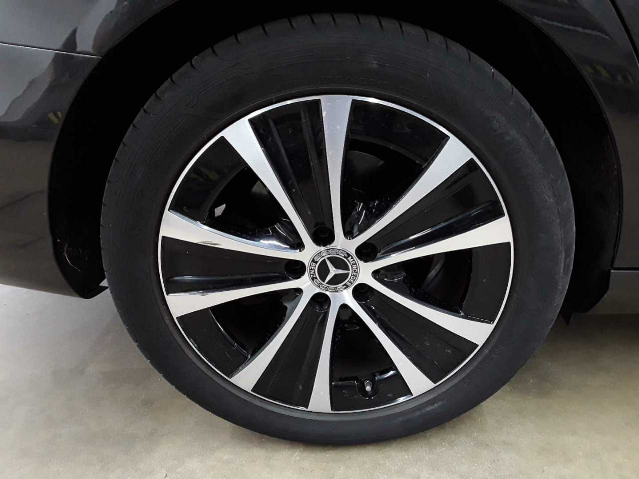 Mercedes-Benz E 300 e T 9G-TRONIC Avantgarde 18