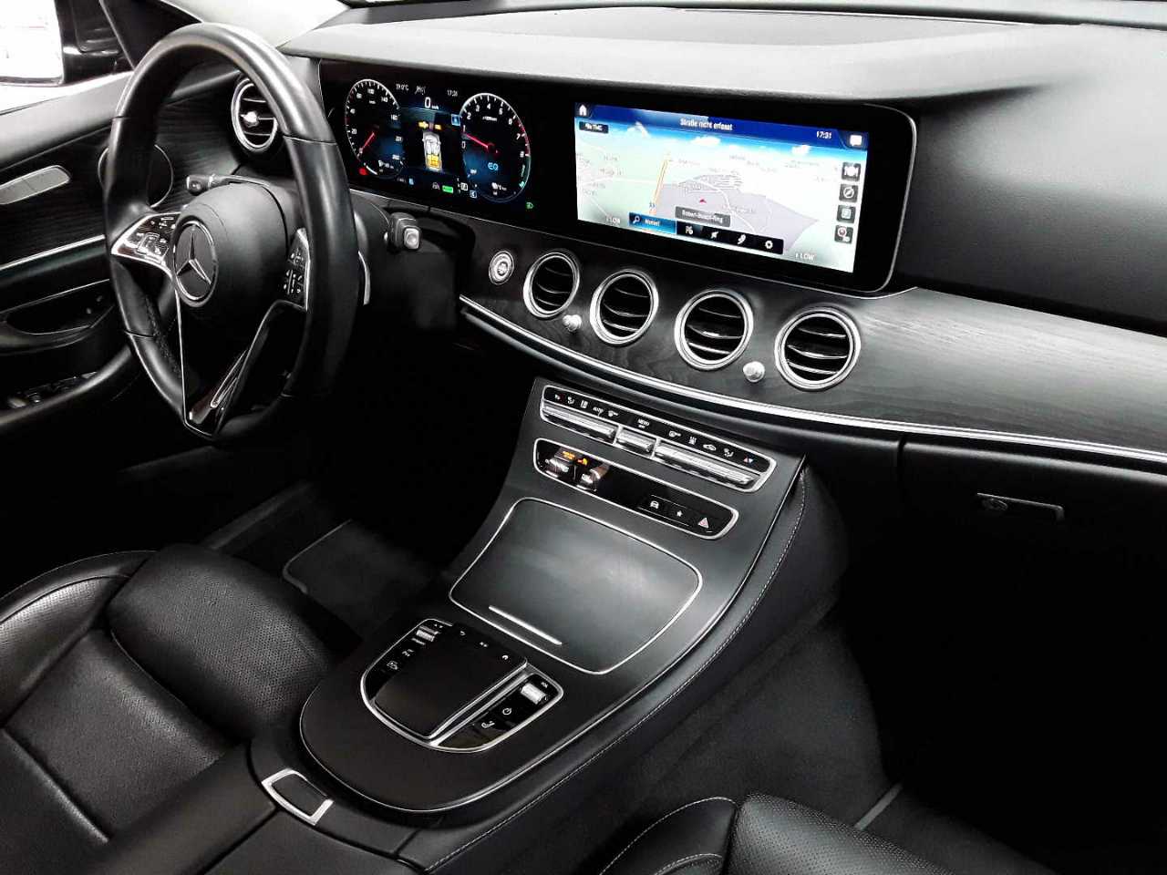 Mercedes-Benz E 300 e T 9G-TRONIC Avantgarde 9