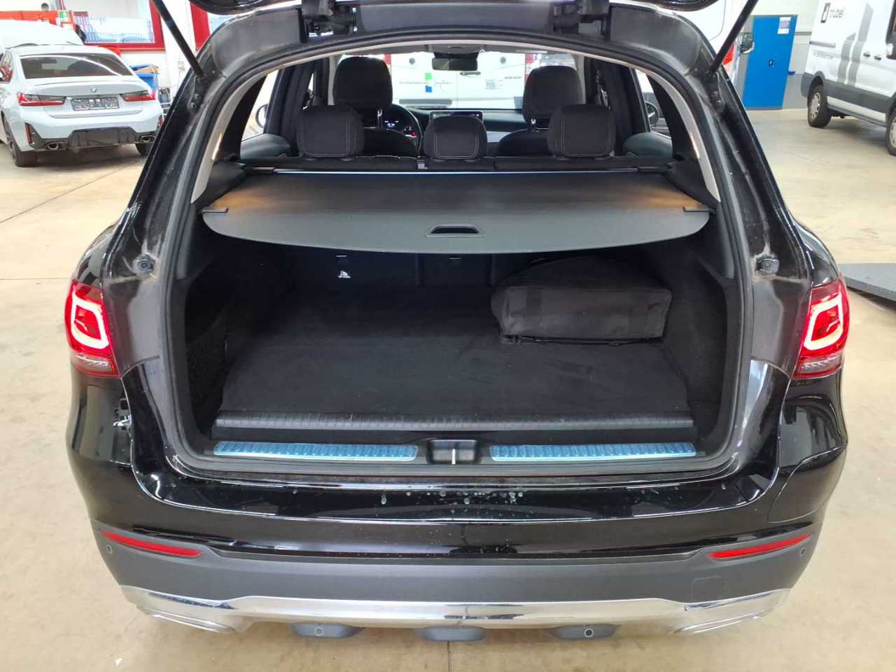 Mercedes-Benz GLC 300 de 4Matic 9G-TRONIC 15