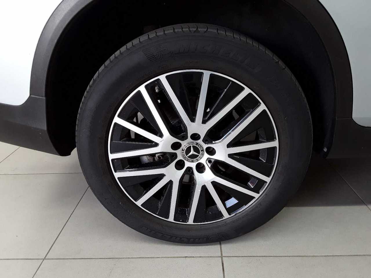 Mercedes-Benz GLC 300 de 4Matic 9G-TRONIC 19