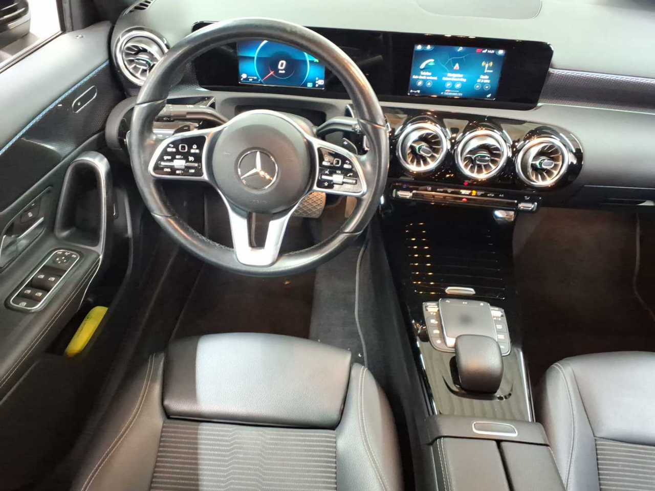 Mercedes-Benz A 220 d 8G-DCT Progressive 10