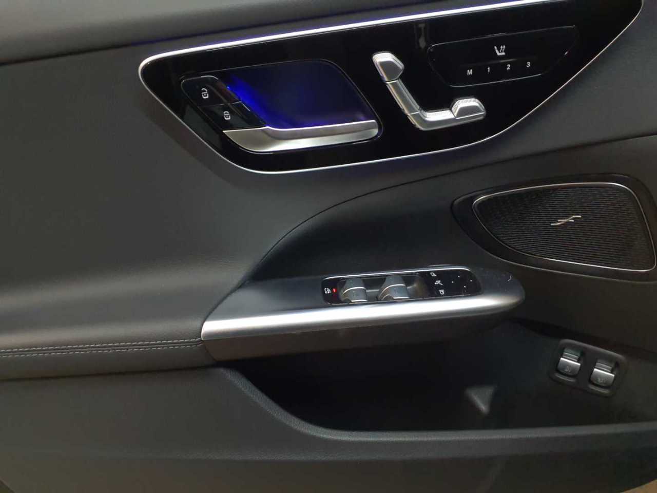 Mercedes-Benz C 300 e T 9G-TRONIC Avantgarde 19
