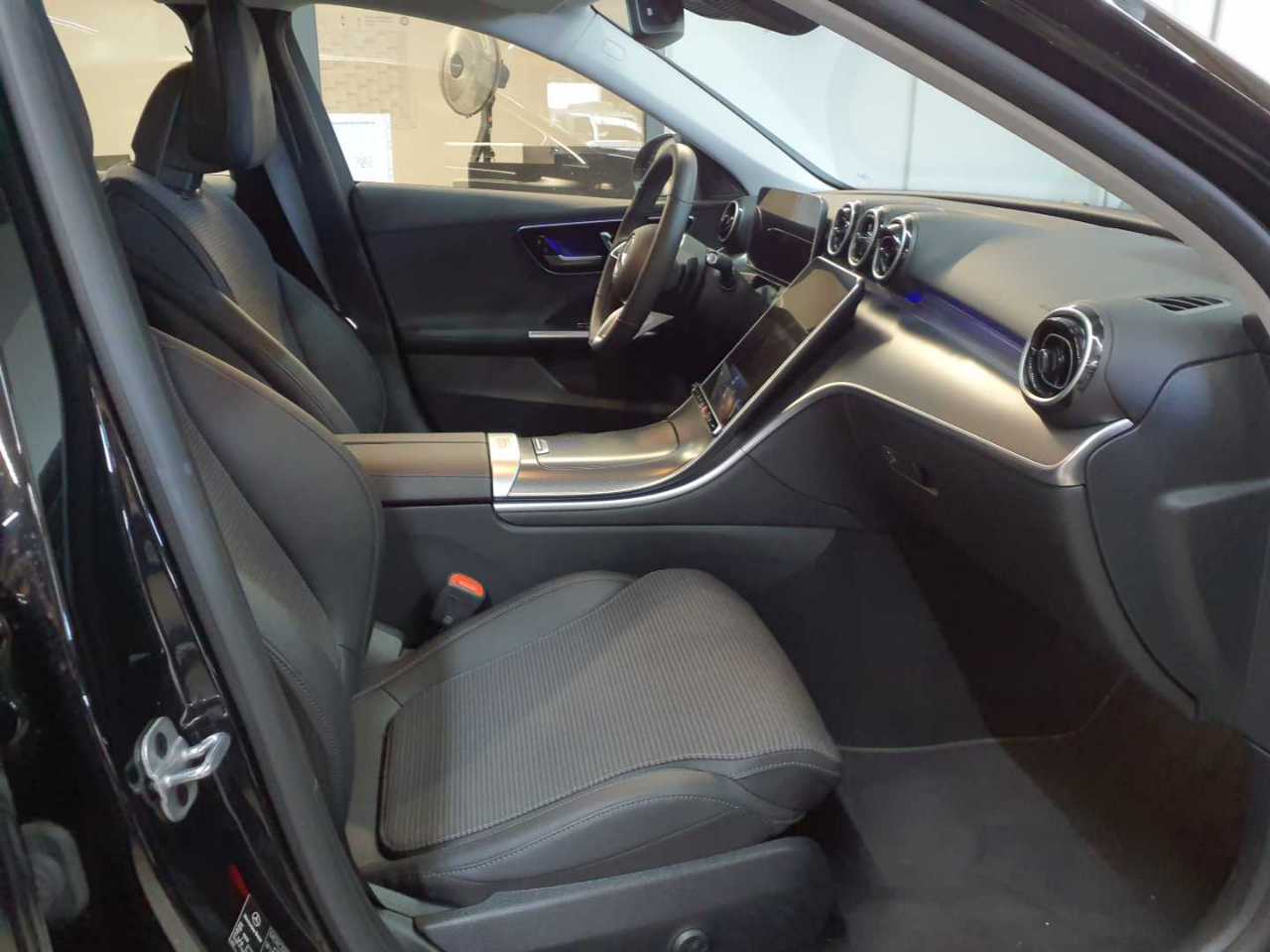Mercedes-Benz C 300 e T 9G-TRONIC Avantgarde 8