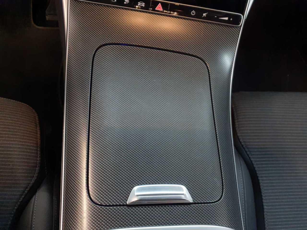Mercedes-Benz C 300 e T 9G-TRONIC Avantgarde 10