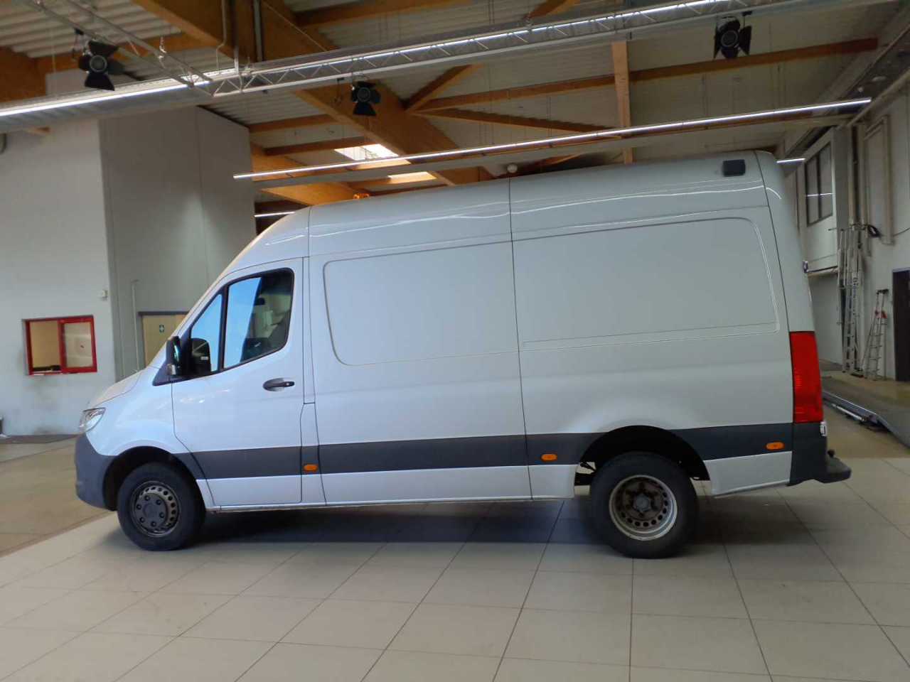 Mercedes-Benz 516 CDI Sprinter Standard HA 6