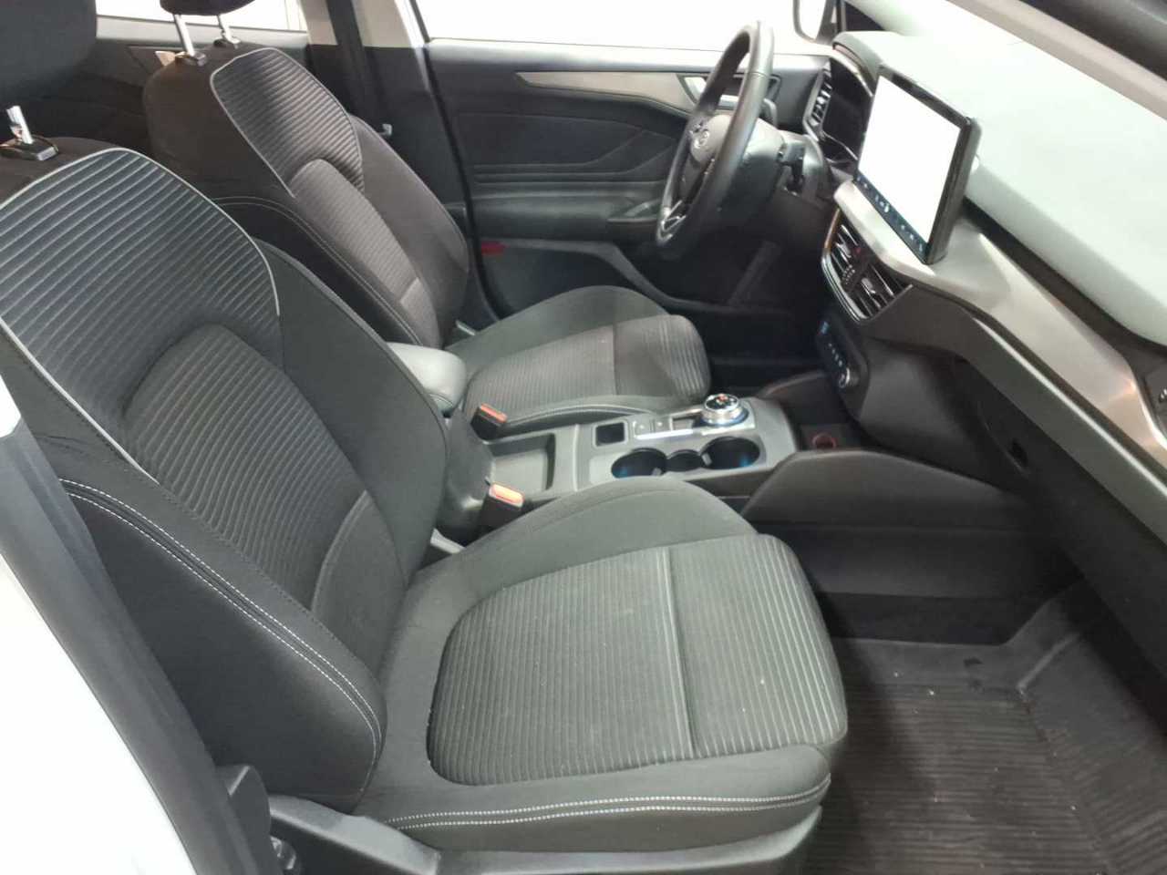 Ford Focus Turnier 1.5 EcoBlue Start-Stopp-System Aut. TITANIUM 8