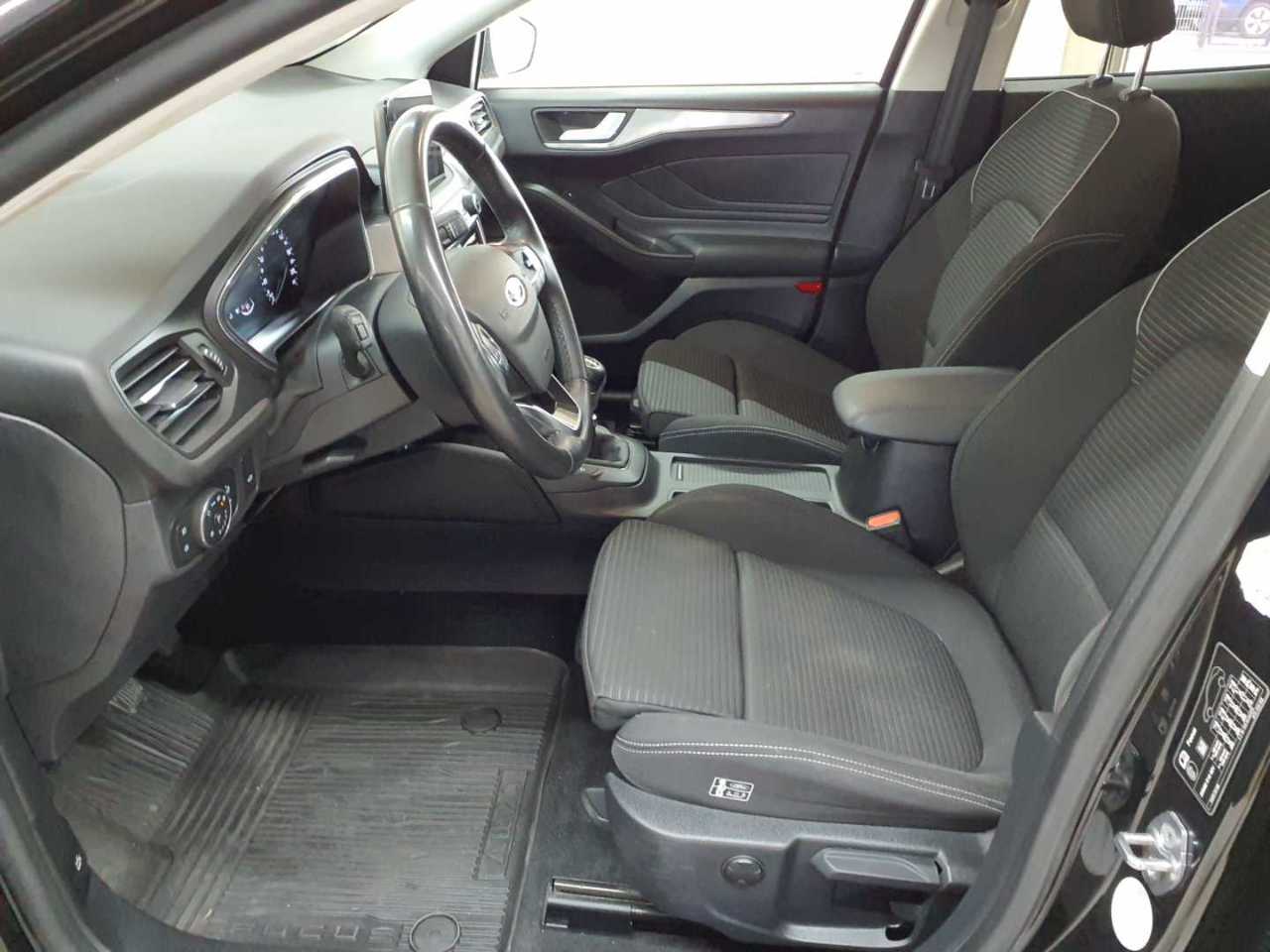Ford Focus Turnier 2.0 EcoBlue Start-Stopp-System TITANIUM 8