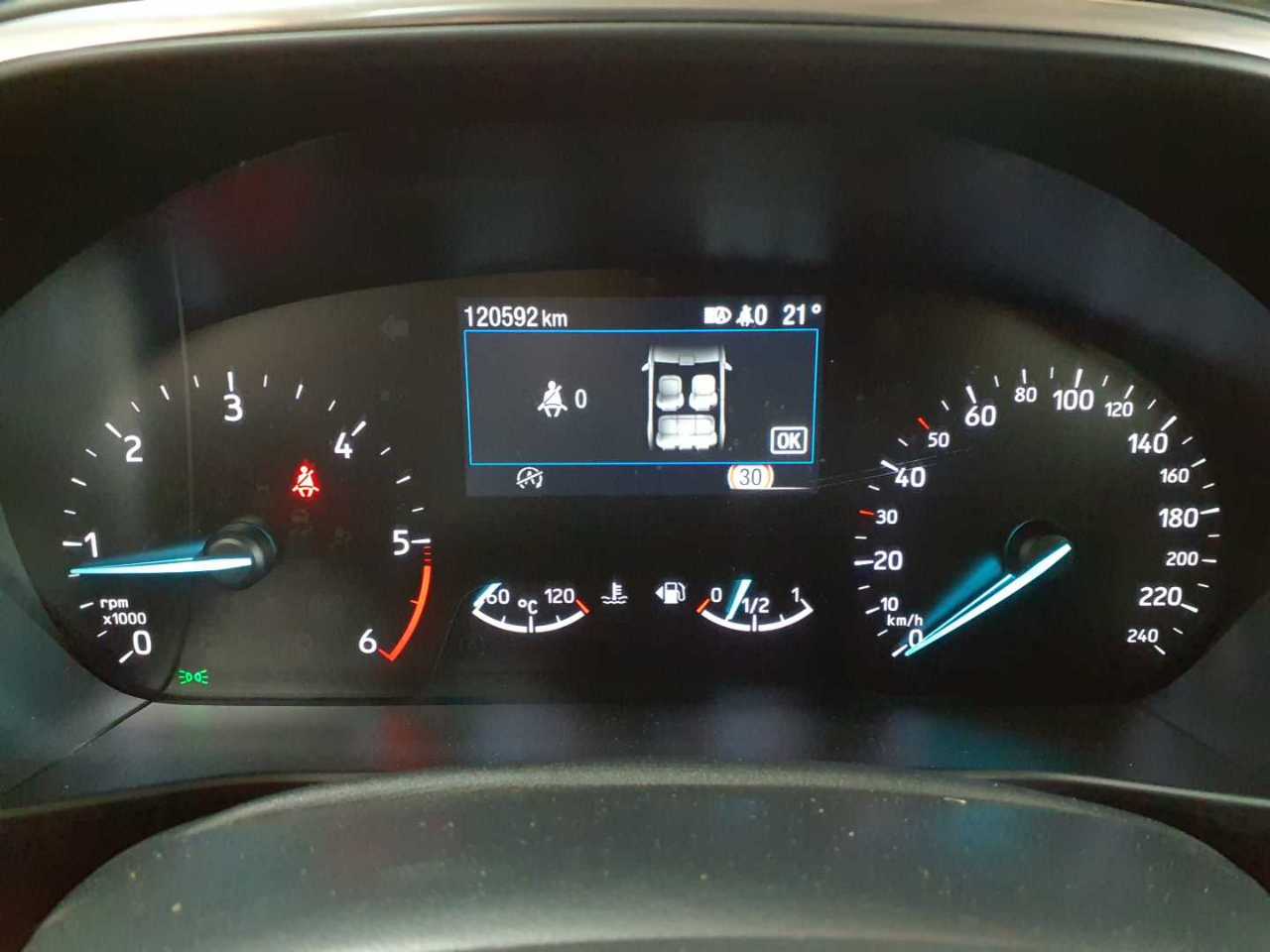 Ford Focus Turnier 2.0 EcoBlue Start-Stopp-System TITANIUM 11
