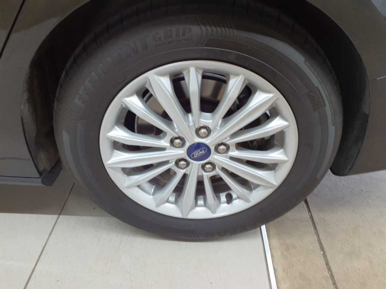 Ford Focus Turnier 2.0 EcoBlue Start-Stopp-System TITANIUM 16