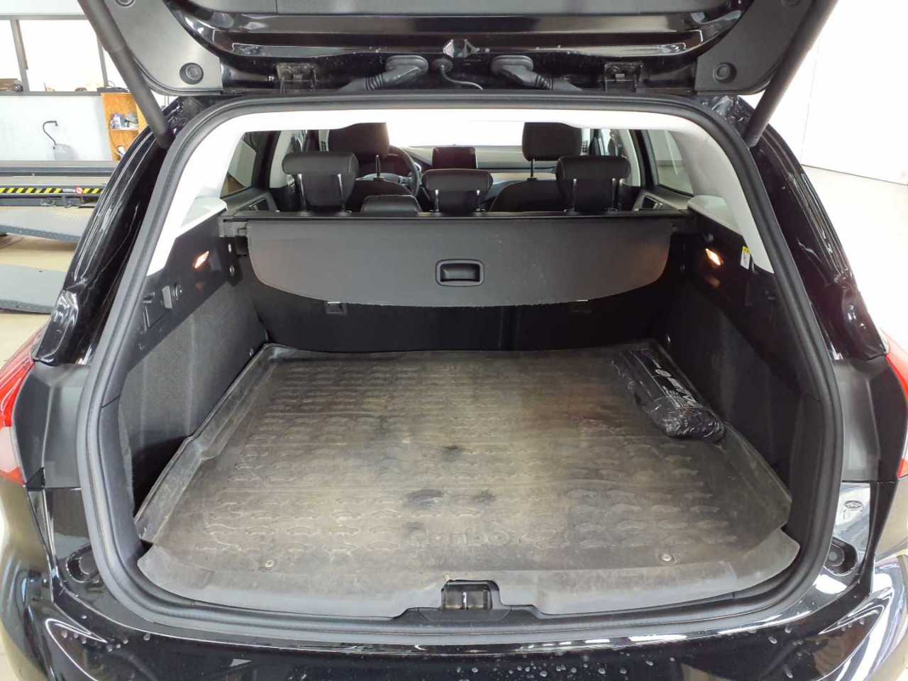 Ford Focus Turnier 2.0 EcoBlue Start-Stopp-System TITANIUM 15