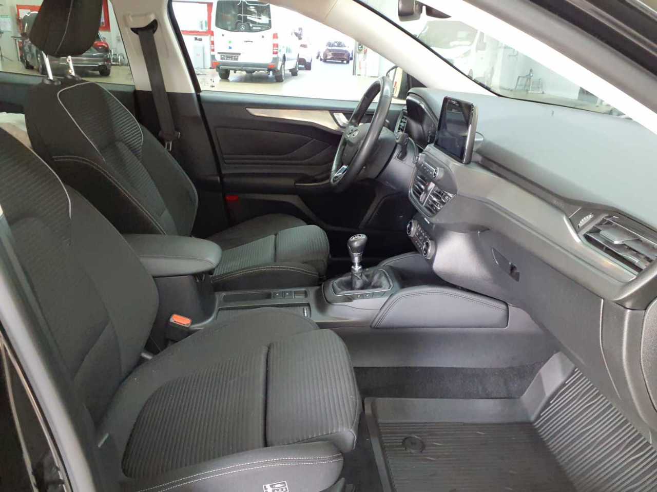 Ford Focus Turnier 2.0 EcoBlue Start-Stopp-System TITANIUM 7
