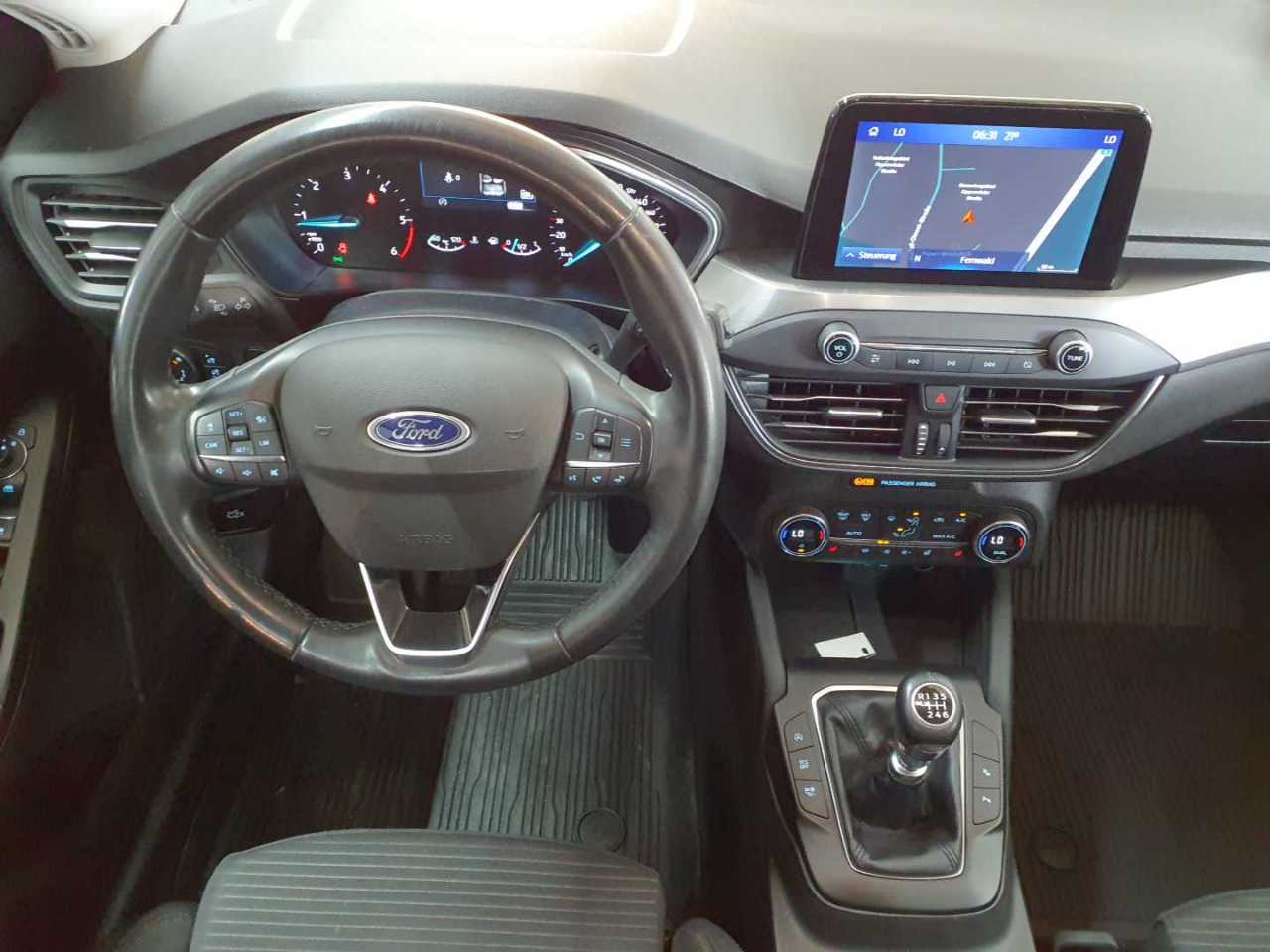 Ford Focus Turnier 2.0 EcoBlue Start-Stopp-System TITANIUM 9