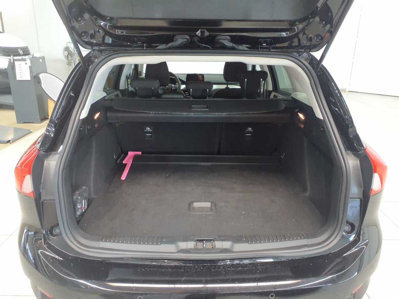 Ford Focus Turnier 1.5 EcoBlue Start-Stopp-System COOL&CONNECT 15