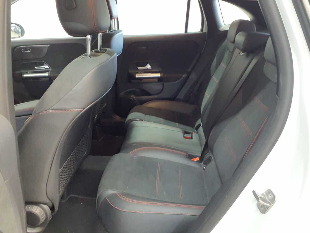 Mercedes-Benz GLA 220 d 8G-DCT AMG Line 14