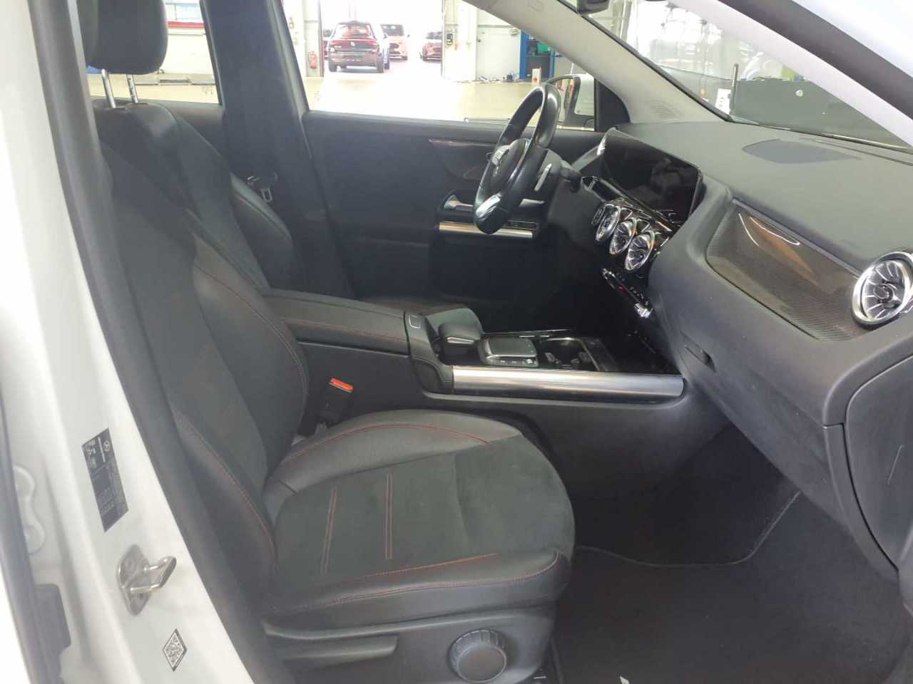 Mercedes-Benz GLA 220 d 8G-DCT AMG Line 7