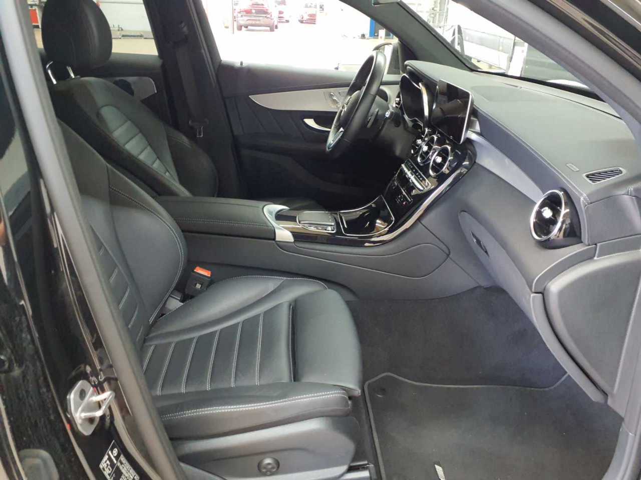 Mercedes-Benz GLC-Coupe 200 4Matic 9G-TRONIC AMG Line 7