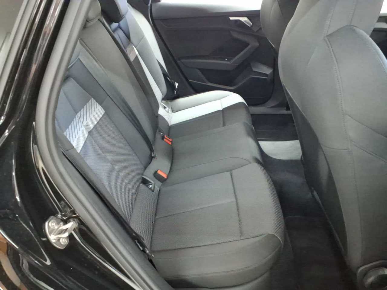 Audi A3 35 TDI Sportback S line 14