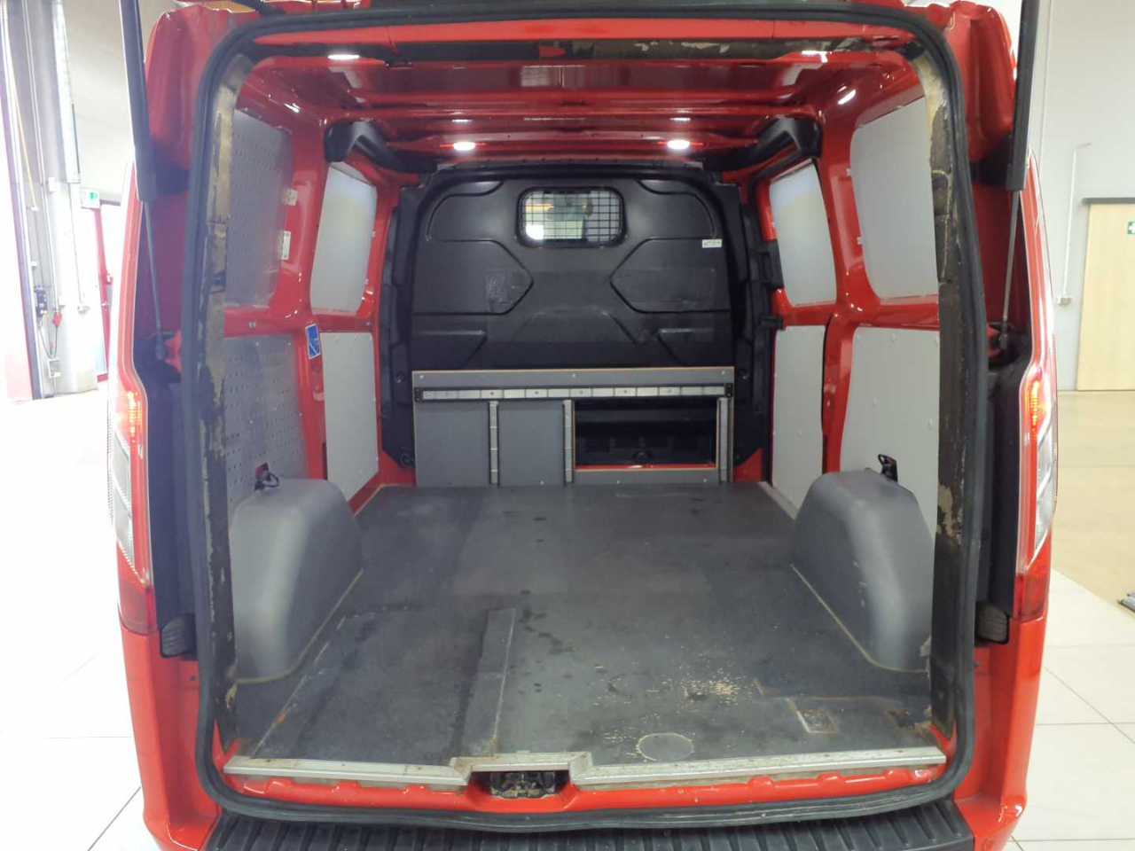 Ford Transit Custom 320 L1H1 LKW VA Trend 15
