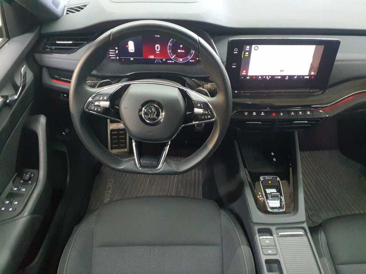Skoda Octavia Combi 2.0 TSI DSG 4x4 Sportline 9