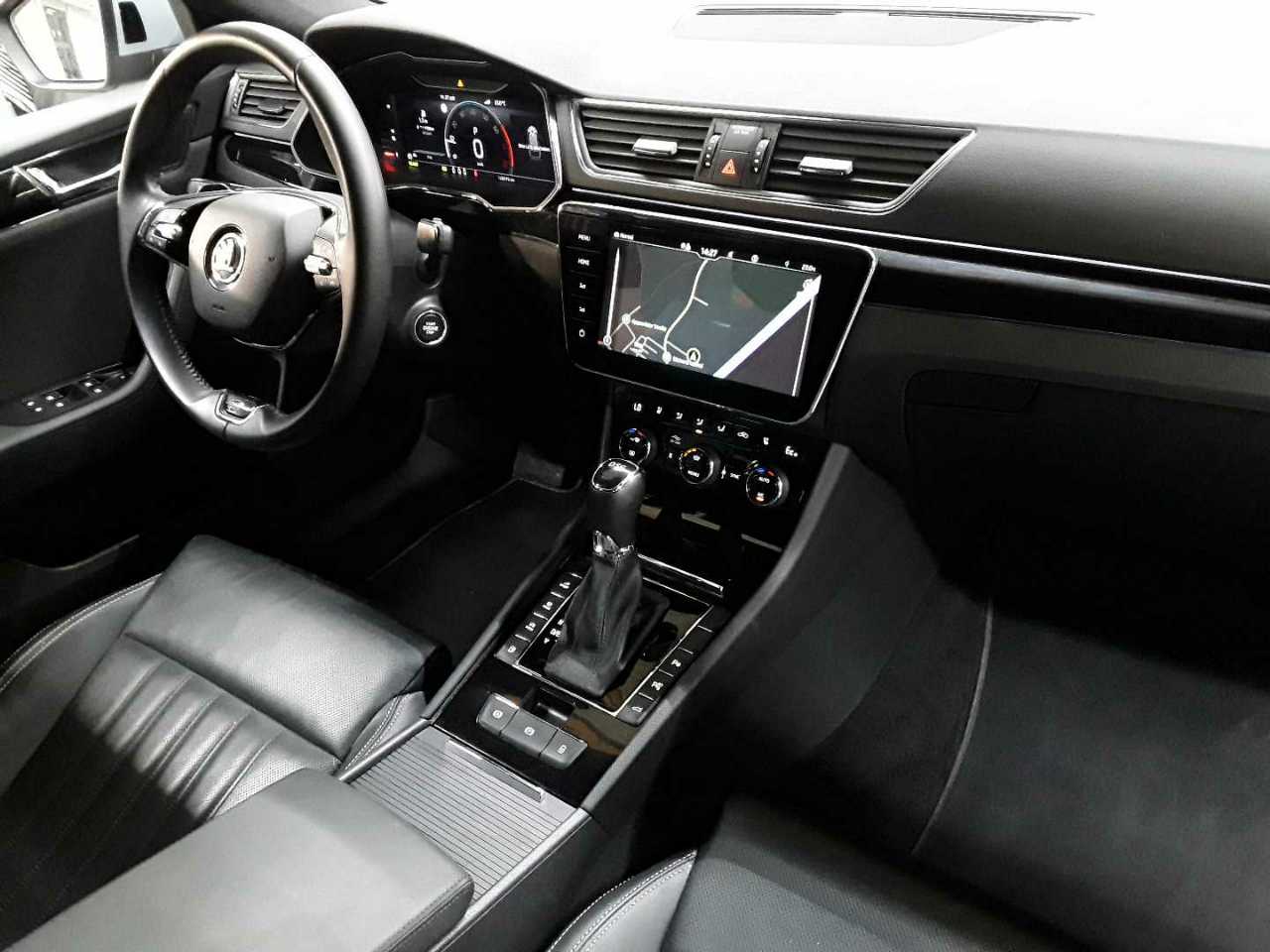 Skoda Superb Combi 1.4 TSI iV DSG L&K 9
