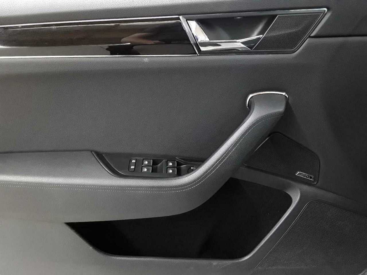 Skoda Superb Combi 1.4 TSI iV DSG L&K 17