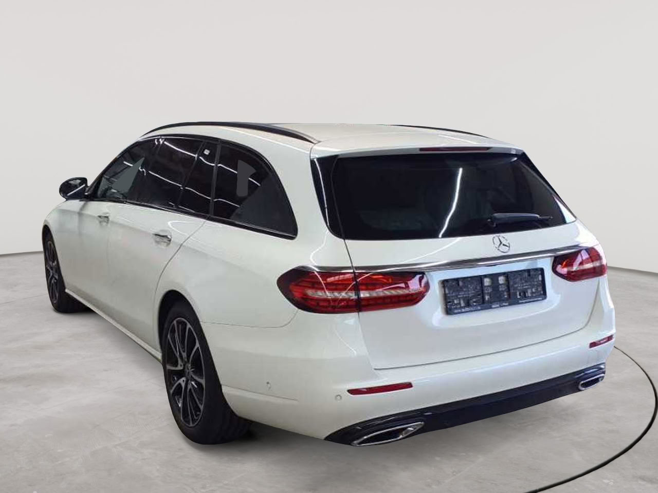 Mercedes-Benz E 220 d 4Matic T 9G-TRONIC Avantgarde 5
