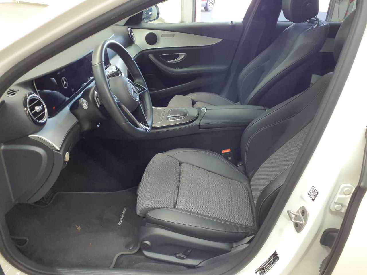 Mercedes-Benz E 220 d 4Matic T 9G-TRONIC Avantgarde 8