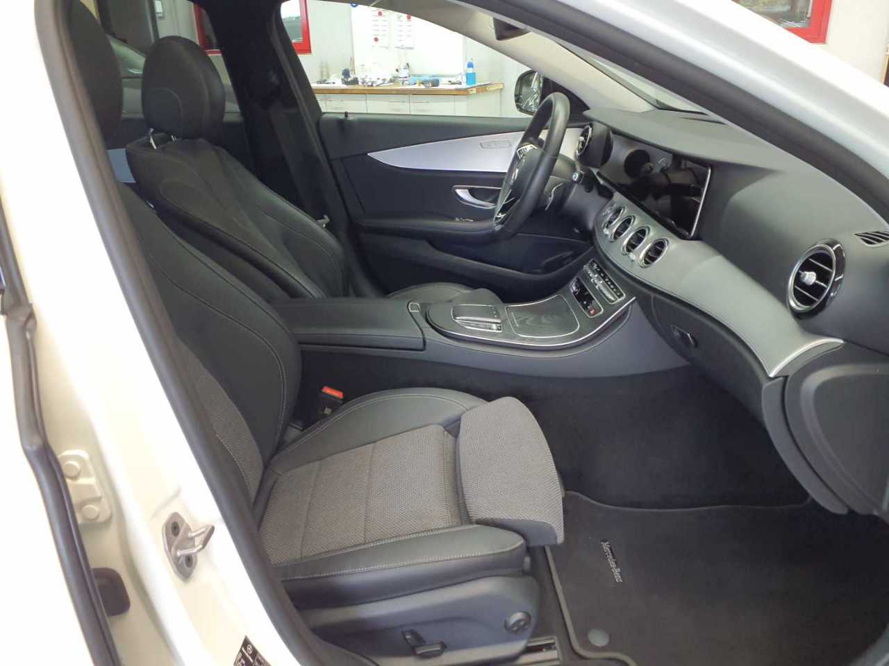 Mercedes-Benz E 220 d 4Matic T 9G-TRONIC Avantgarde 7