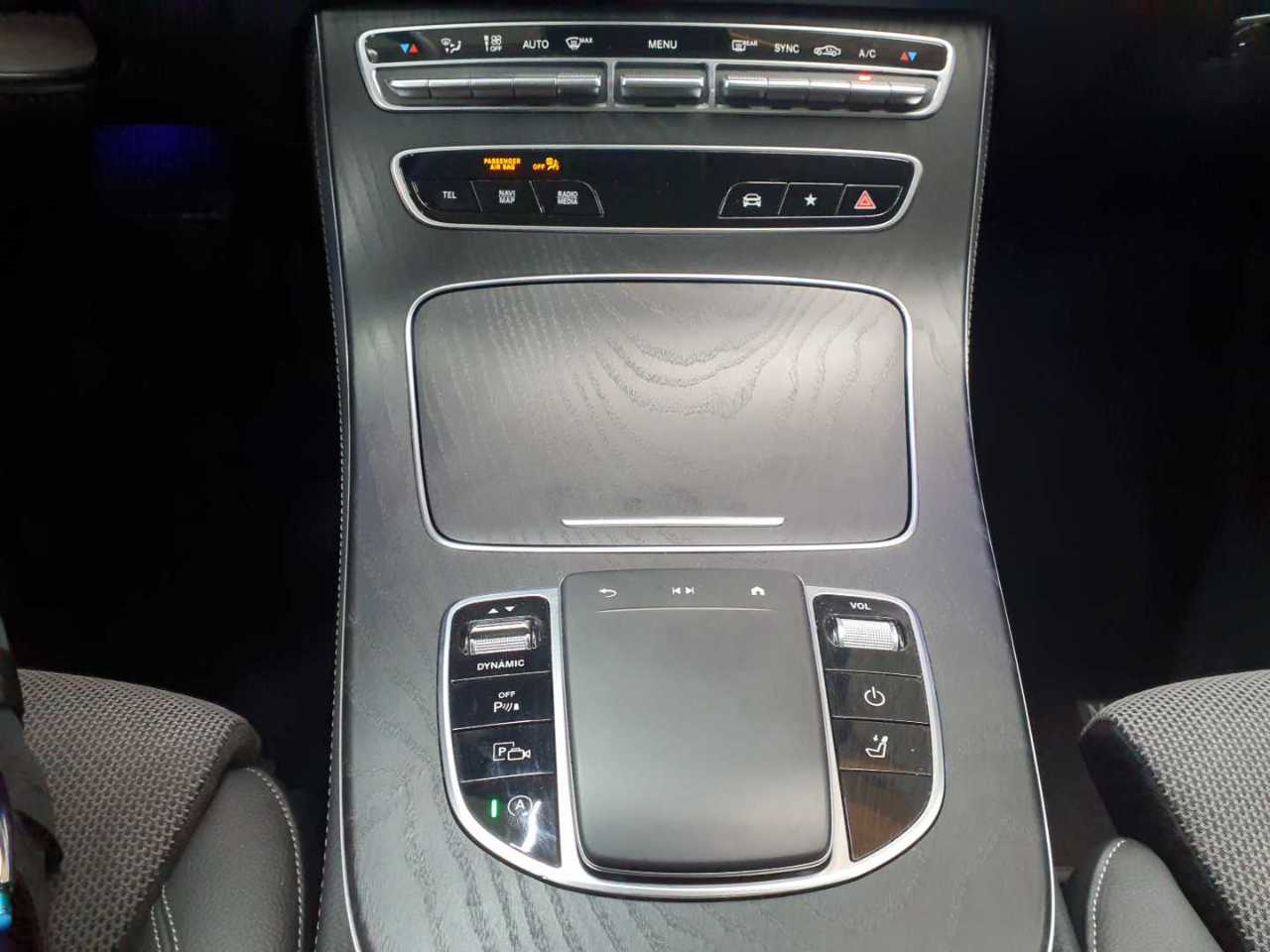 Mercedes-Benz E 220 d 4Matic T 9G-TRONIC Avantgarde 10