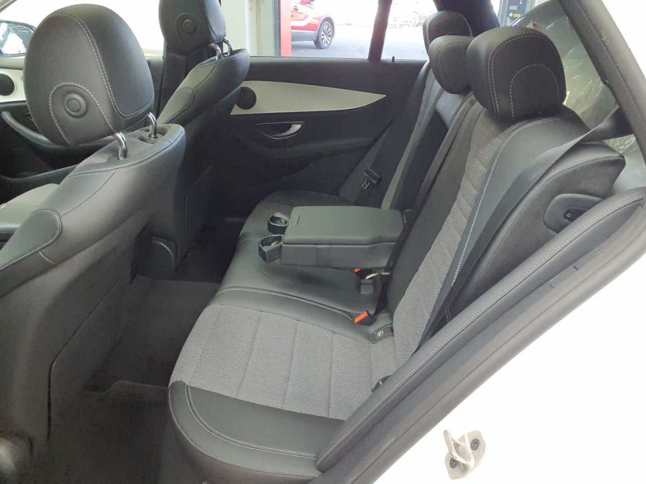 Mercedes-Benz E 220 d 4Matic T 9G-TRONIC Avantgarde 14