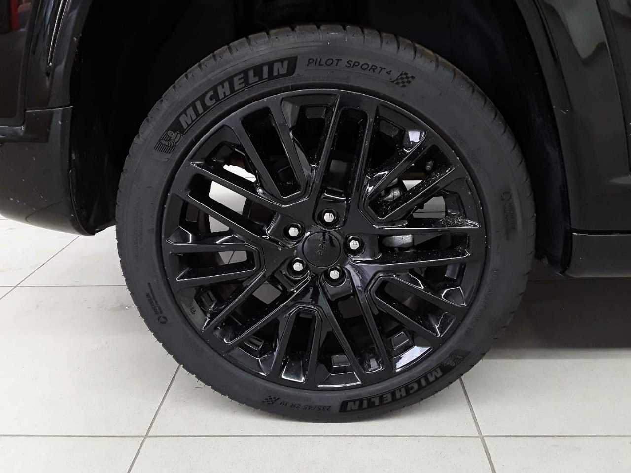 Jeep Compass 1.5 GSE T4 48V e-Hybrid Automatik S 19