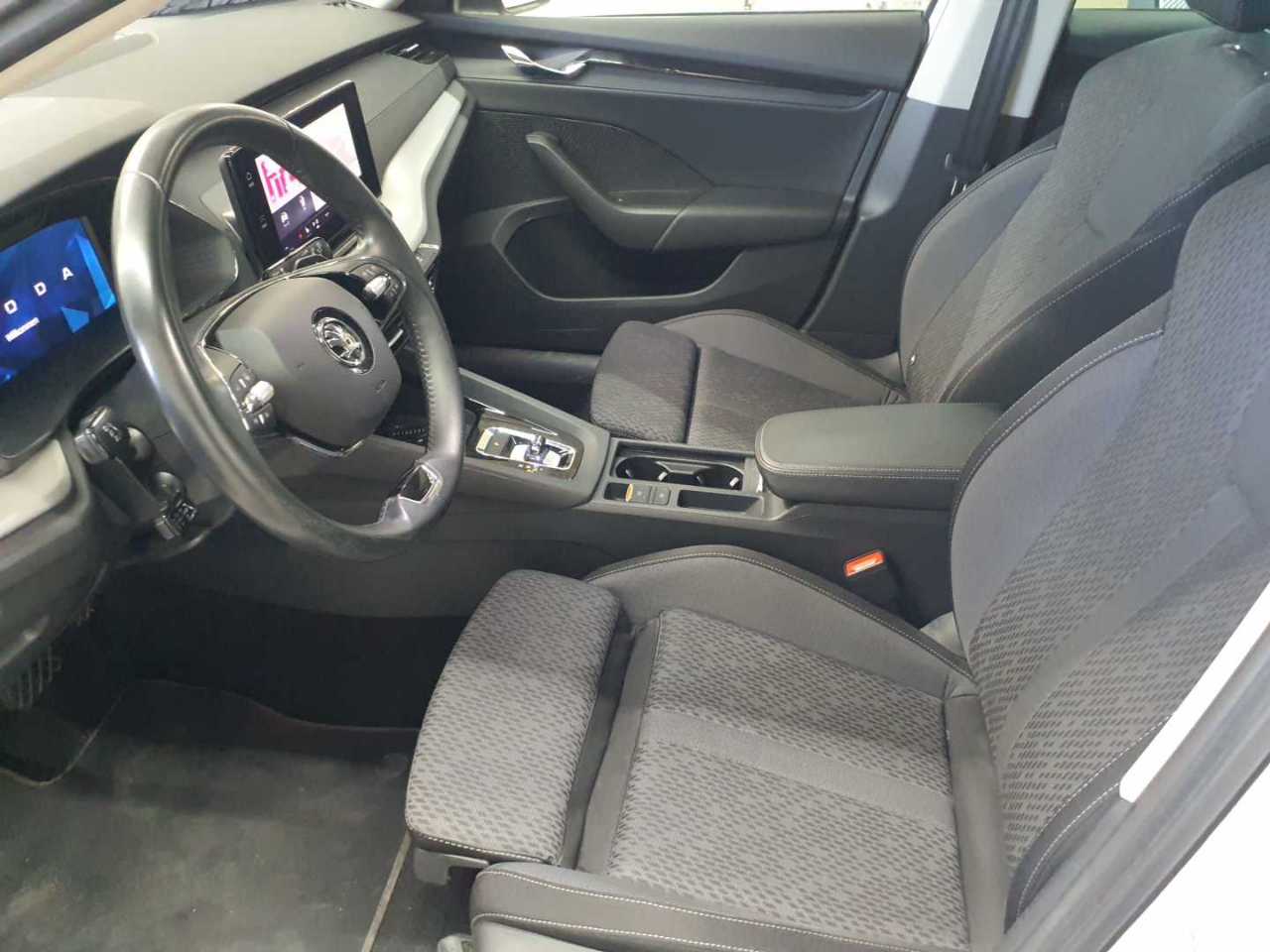 Skoda Octavia Combi 2.0 TDI DSG Clever 7