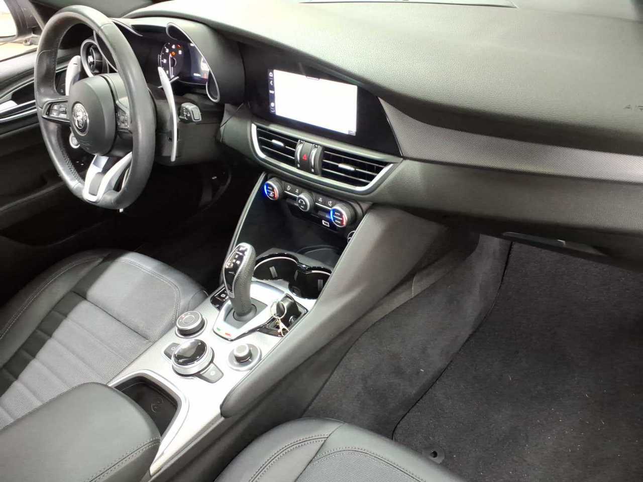 Alfa Romeo Giulia 2.2 Diesel AT8 Sprint 9