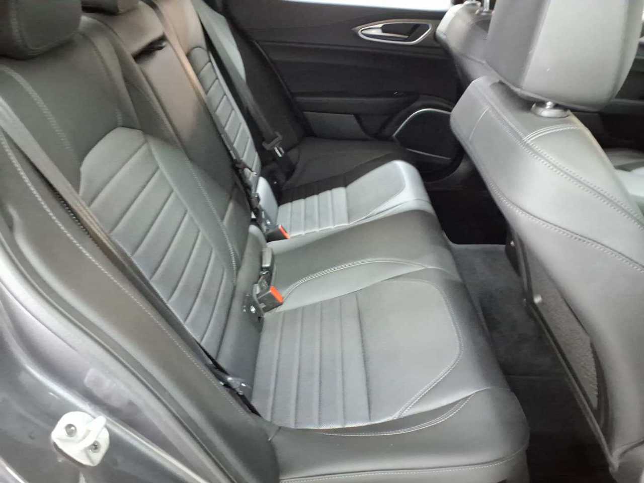 Alfa Romeo Giulia 2.2 Diesel AT8 Sprint 14