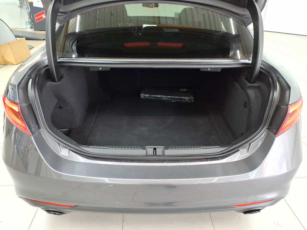 Alfa Romeo Giulia 2.2 Diesel AT8 Sprint 15