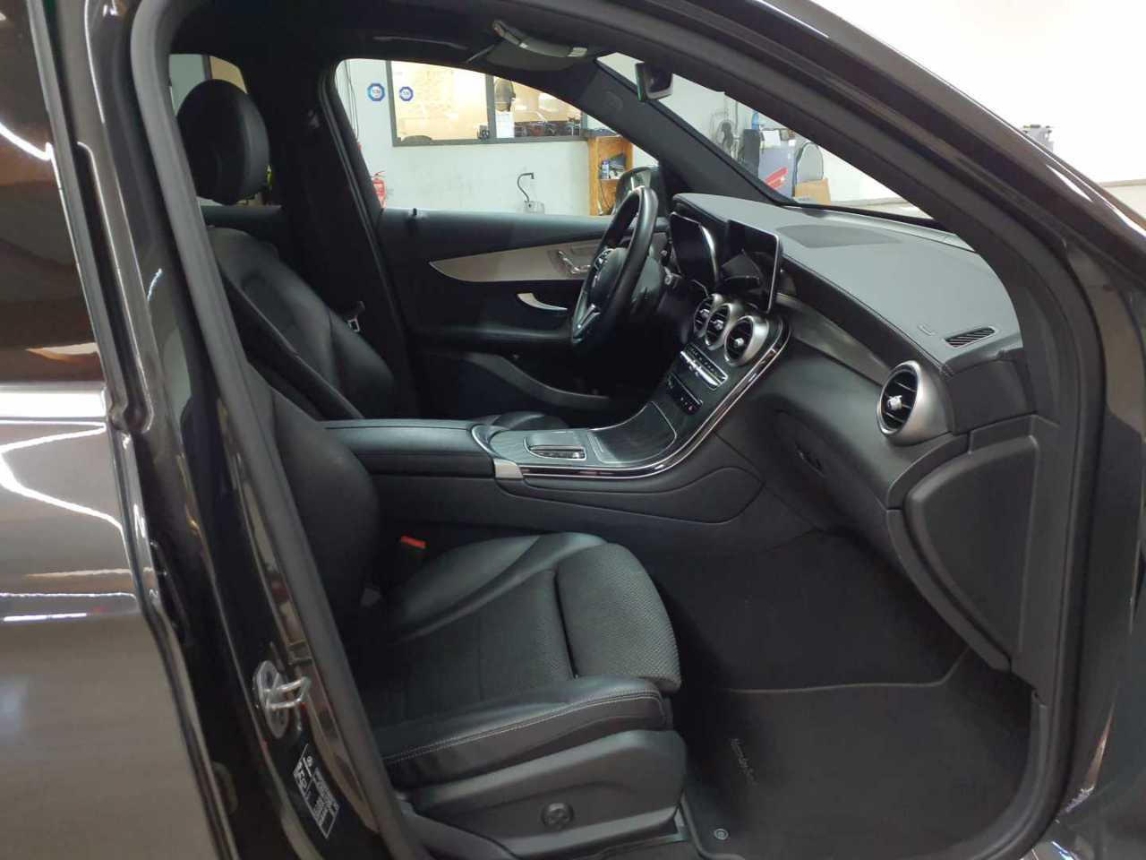 Mercedes-Benz GLC 200 4Matic 9G-TRONIC Exclusive 8